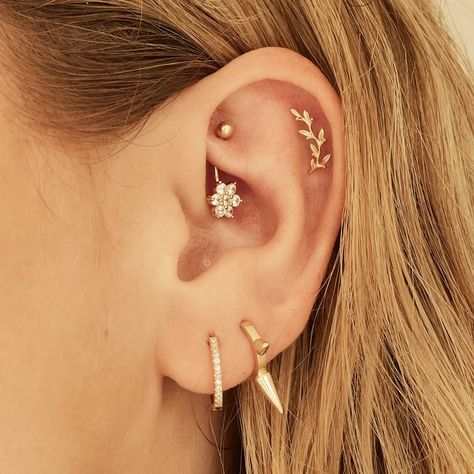 14K REAL Solid Gold Curved Leaf Cartilage Daith Helix Tragus Conch Rook Snug Ear Post Stud Flat Back Piercing Earring Body Jewelry 18gauge - Etsy Ear Piercing Ideas Flat Cartilage, Ear Flat Piercing Ideas, Earrings For Flat Piercing, Lobe And Helix Piercing Ideas, Flat Helix Piercing Ideas, Percing Helix, Earring Placements, Flat Cartilage Piercing, Flat Piercing Ideas