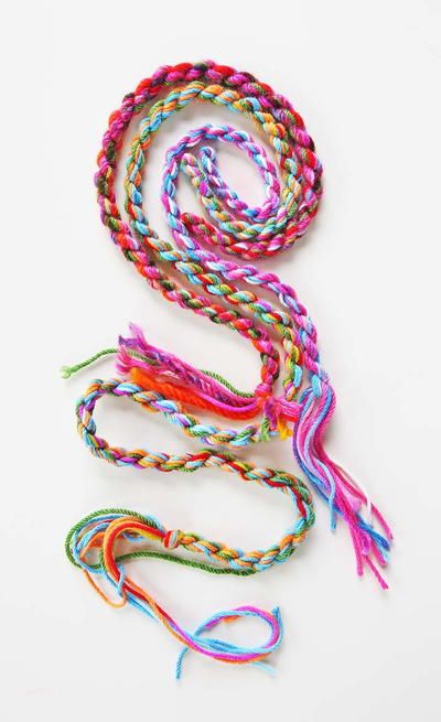 How to Make Yarn Rope Yarn Rope Diy, Yarn Braiding Crafts, Lost Skills, Summer Fun Crafts, Babble Dabble Do, Yarn Crafts For Kids, Easy Yarn Crafts, Room Decor Crafts, Sensory Crafts