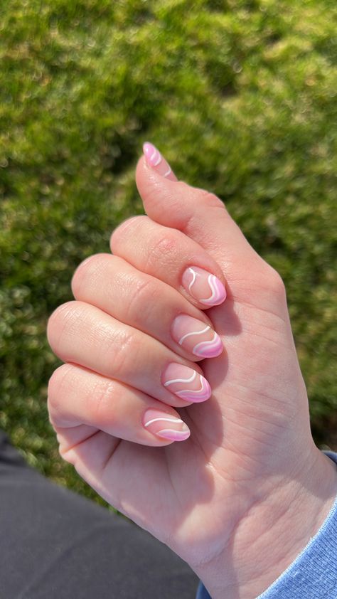 Short Nail Set Oval, Light Pink Abstract Nails, Short Pink Abstract Nails, Light Pink Natural Nails Short, Light Pink Nails Short Art Designs, White Nails With Light Pink Design, Gel Nail Designs Light Pink, Light Pink Short Nails Design, Swirly Pink Nails