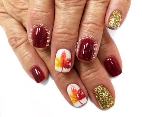 Fall nails. Ombré nails. Leaf nails. #PreciousPhan Fall Apple Nails, Ombre Nails Fall Colors, Nails Fall Ombre, Maple Leaf Nails, Autumn Leaf Nails, Fall Leaf Nails, Late Summer Nails, Nails With Leaves, Fall Ombre Nails