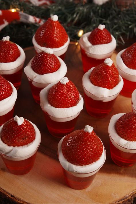 Santa Hat Jell-O Shots - Delish.com Thanksgiving Jello, Holiday Jello, Holiday Jello Shots, Pudding Shot Recipes, Holiday Shots, Jello Pudding Shots, Healthy Christmas Snacks, Christmas Party Ideas For Teens, Christmas Drinks Alcohol Recipes