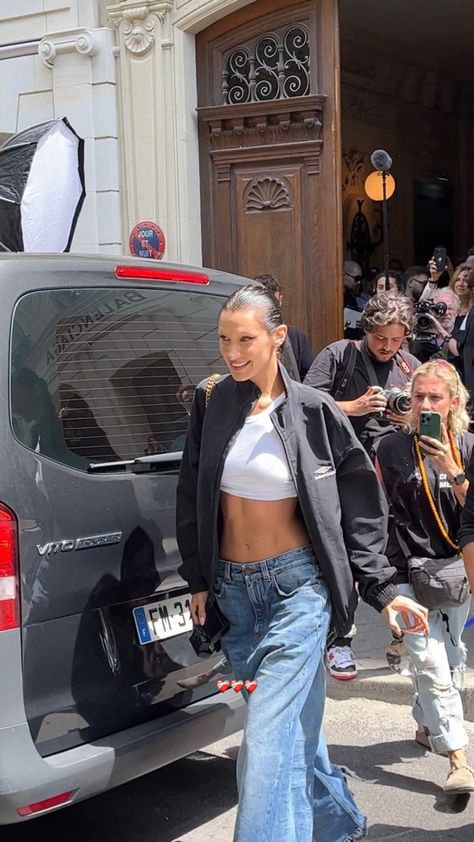 Bella Hadid leaving the Balenciaga fashion show in Paris, France. - 06/07/22 Bella Hadid Aesthetic Outfits, Bella Hadid Outfits 2023, Bella Hadid Iconic Outfits, Bella Hadid Balenciaga, Bella Hadid Paparazzi, Bella Hadid Fashion, Balenciaga Fashion Show, Hottest Outfits, Hailey Rhode Baldwin