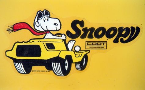 Snoopy Coot Funmobile Woodstock Pictures, 1959 Corvette, Charlie Brown Dog, Human Dog, Peanut Gang, Snoopy Funny, Peanuts Cartoon, Flying Ace, Snoopy Quotes