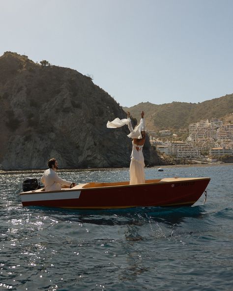 pt.1 of Ashlee + John on Catalina 💌 - Cinematic, movie scene, movies, boats, Catalina island, travel, ocean, Greece, Italy, Europe, California, Hawaii, photography, couples, destination photographer, couples photographer, elopement, nature, engagement photos, inspo Europe Wedding Photography, Catalina Island Engagement Photos, Beach Elopement Aesthetic, Catalina Island Elopement, Catalina Island Wedding, Elope Photos, Elope Hawaii, Catamaran Wedding, Nature Engagement Photos