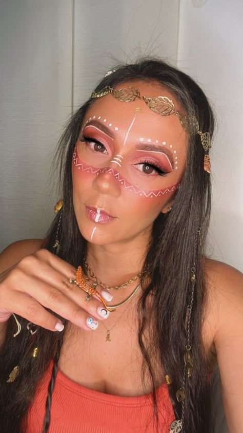 Cavewoman Costume Makeup, Native American Makeup Women, Indian Makeup Halloween, Aztec Makeup, Native American Makeup, Make India, Carnaval Outfit, Cavewoman Costume, Princess Makeup