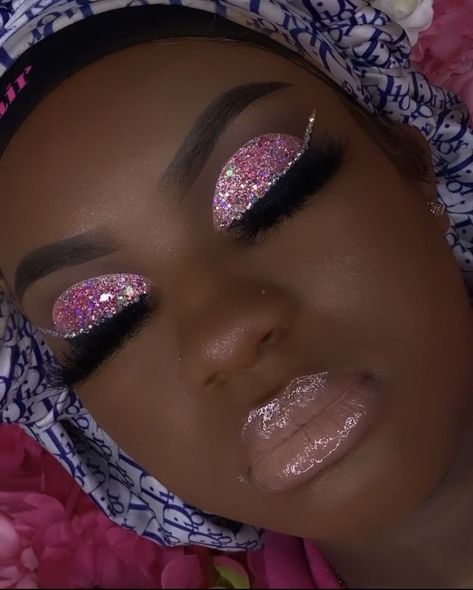 Make Up Looks Pink Smokey Eye, Pink And Silver Makeup Looks, Pink Prom Makeup Looks Black Women, Pink Glitter Eyeshadow Looks, Pink Glitter Makeup Looks, Pink And Black Makeup Looks, Pink Prom Makeup Looks, Sweet 16 Makeup Ideas, Pink Birthday Makeup