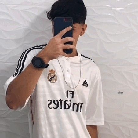 Streetwear Wallpaper, Madrid Outfits, Cristiano Ronaldo Goals, Ronaldo Goals, Real Madrid Shirt, Brunette Aesthetic, Serie Bmw, Easy Coffee Recipes, Real Madrid Wallpapers