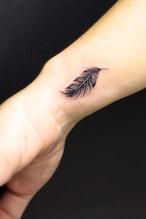 Feather Tattoo Wrist, Small Feather Tattoo, Side Wrist Tattoos, Meaningful Wrist Tattoos, Tato Minimal, Flower Wrist Tattoos, Cool Forearm Tattoos, Small Tattoo Ideas, Small Wrist Tattoos