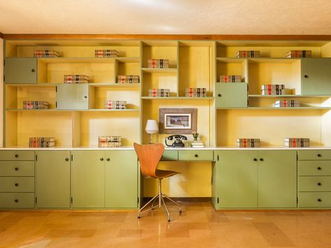 Accidental Wes Anderson Is the Sub-Reddit We All Need Right Now Wes Anderson Decor, Accidental Wes Anderson, Wes Anderson Aesthetic, Wes Anderson Style, Wes Anderson Movies, Modern Homes For Sale, Wes Anderson Films, Mcm House, Interior House Colors