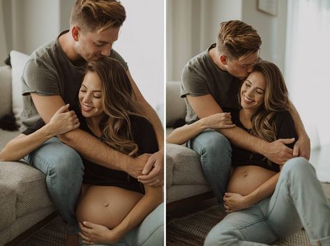 Casual Maternity Photo Outfits, Maternity Photoshoot Jeans Outfit, Casual Maternity Photography, Bedroom Maternity Photos, Casual Maternity Shoot, Casual Maternity Pictures, Couple Pregnancy Pictures, Indoor Maternity Photos, Home Maternity Photography