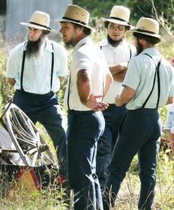 Amish men gather at site of buggy/auto accident. Manga Outfits, Amish Clothing, Amish Men, Amish Culture, Amish Community, Muscle Bear, Spring Awakening, Macho Man, Amish Country