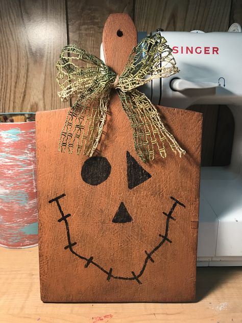 Handmade Fall Decor, Fall Wood Crafts Diy, Dollar Tree Boo Sign, Wood Board Crafts, Crafts 2024, Fall Sewing Projects, Fall Wood Crafts, Fall Pumpkin Crafts, Fall Decor Diy Crafts