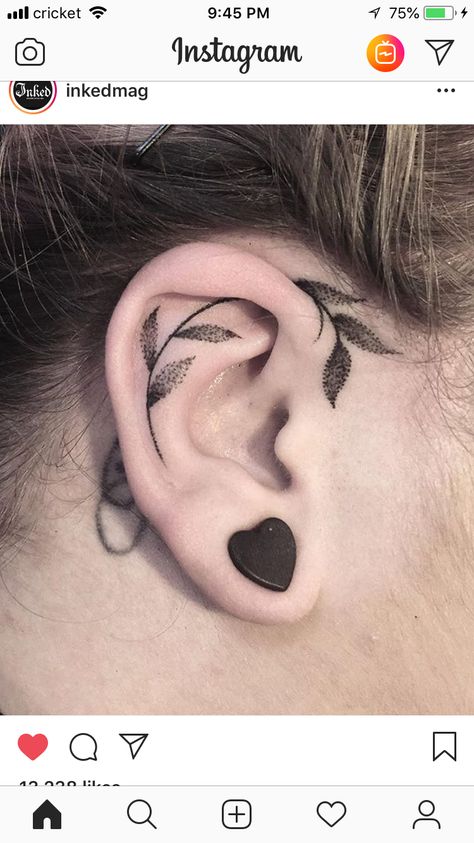 Love this Piercings Lip, Tattoo Diy, Black Art Tattoo, Shape Tattoo, Inspiration Tattoos, Delicate Tattoo, Initial Tattoo, Diy Tattoo, Wolf Tattoos