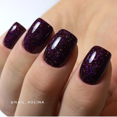 Glitter Dark Purple Nails, Wine Colored Dip Nails, Plum Glitter Nails, Dark Purple Sparkle Nails, Dark Purple Dip Nails, Dark Purple Sparkly Nails, Dark Purple Glitter Nails, Dark Purple Nails With Glitter, Dark Glitter Nails