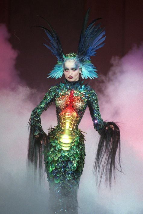 15 Of The Most Breathtaking Haute Couture Beauty Moments Ever | British Vogue Mugler Dress, Otherworldly Beauty, Pulled Back Hairstyles, Runway Fashion Couture, Christian Dior Haute Couture, Versace Couture, Gibson Girl, Dior Haute Couture, Chanel Haute Couture