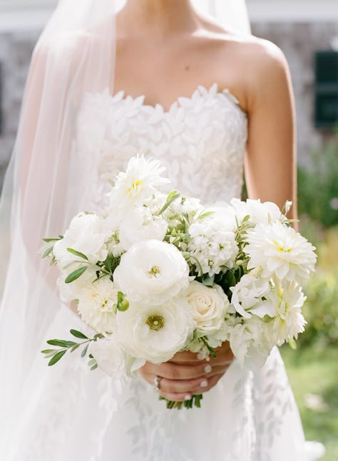 White Dahlia Bouquet, Dahlia Wedding Bouquets, Marthas Vineyard Wedding, Dahlias Wedding, Dahlia Bouquet, White Ranunculus, Elizabeth Anne, Bridal Bouquet Flowers, All White Wedding