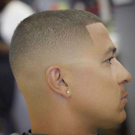 Marine Haircut Styles Marine Haircut, Black Man Haircut Fade, Men Fade Haircut Short, High And Tight Haircut, Fade Haircut Styles, Classic Mens Hairstyles, Short Fade Haircut, Buzz Cut Hairstyles, Mens Hairstyles Fade