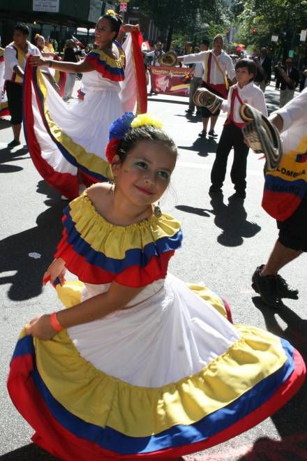 niña bailando Venezuelan Clothing, Folkloric Dress, Brazil Culture, Colombian Culture, Columbia Dresses, Culture Day, Mexican Outfit, Folk Dresses, Girl Inspiration