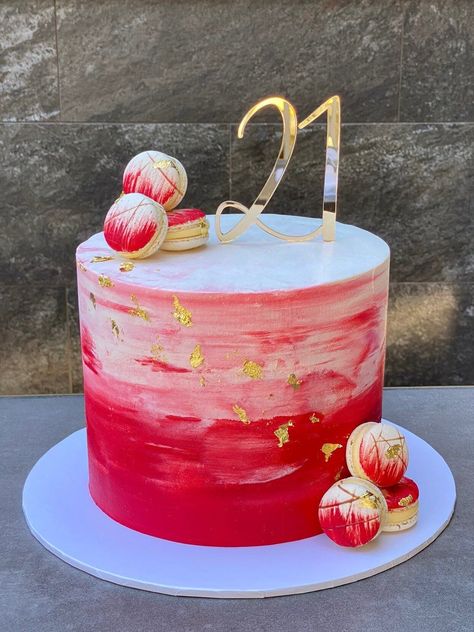 Red 21st Birthday Cake, Red Cake Ideas Birthdays, Red Cake Decoration Birthday, Simple Red Cake, Red Bday Cake, Red Cake Designs Birthday, Red Cake Design, Red Birthday Cake, 100 Cupcakes