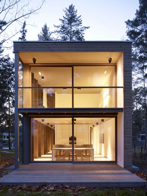 Minimum House / Scheidt Kasprusch Architekten Minimum House / Scheidt Kasprusch Architekten (11) – ArchDaily Eco Friendly House Architecture, Passive House Architecture, Foto Scale, Houses In Germany, Glass Walls, Passive House, Hus Inspiration, Eco Friendly House, House Architecture Design