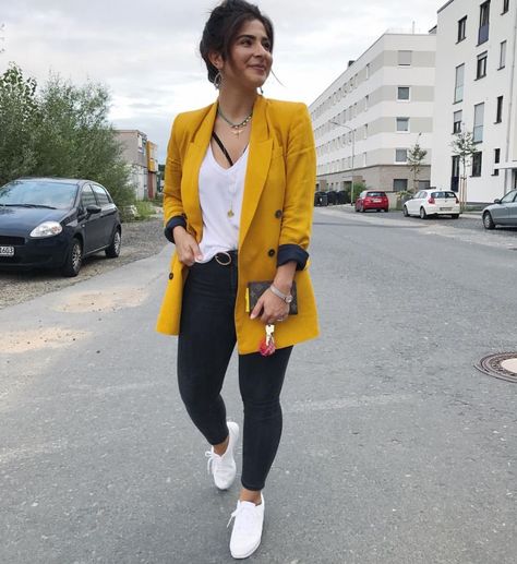 ecd62de20ea67e1c2d933d311b08178adesc52658590ri Yellow Blazer Outfit, Orange Blazer Outfits, Outfit Ideas For Work, Blazer Outfit Ideas, Blazer Outfits Casual, Blazer Outfits For Women, Work Wear Outfits, Yellow Blazer, Blazer Outfit