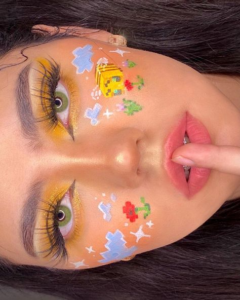 Minecraft Makeup, Minecraft Face, Artsy Makeup, Movie Makeup, Indie Makeup, Crazy Makeup, Creative Makeup, Aesthetic Makeup, Spirit Halloween