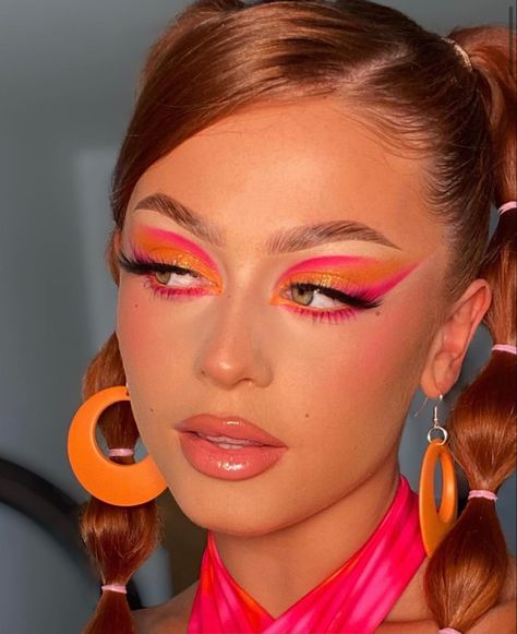 Crazy Eye Makeup Looks, Orange And Pink Makeup, Crazy Makeup Looks Creative, Crazy Makeup Art, Artistic Makeup Creative, Eye Makeup Orange, Crazy Makeup Ideas, Retro Eye Makeup, Neon Makeup Looks