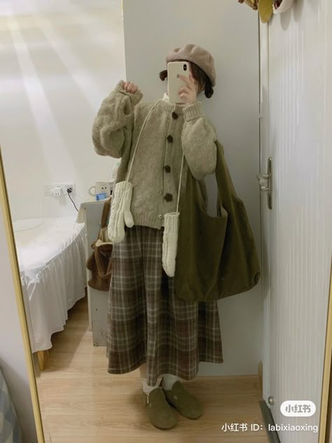 Grandma Chic Outfit, Grandma Clothes Outfits, Granny Aesthetic Outfits, Grandma Fashion Aesthetic, Grandma Clothes Aesthetic, Grandma Fits, Grandma Aesthetic Outfit, Grandmacore Outfit, Grandma Outfits