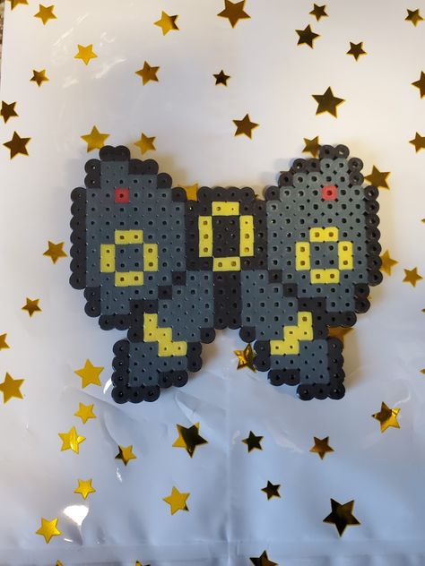 Umbreon Perler, Modele Pixel Art, Pokemon Bead, Beaded Hair Clips, Pokemon Perler Beads, Easy Perler Beads Ideas, Perler Crafts, Diy Perler Bead Crafts, Bead Sprite