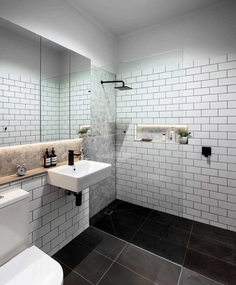 Top 36 Best Walk-In Shower Ideas for 2020 | Go for Showers Without Doors! Brick Tiles Bathroom, Doorless Shower Design, Showers Without Doors, Gray Bathroom Decor, Walk In Shower Designs, White Wall Tiles, Bad Inspiration, Trendy Bathroom, Tub Shower Combo