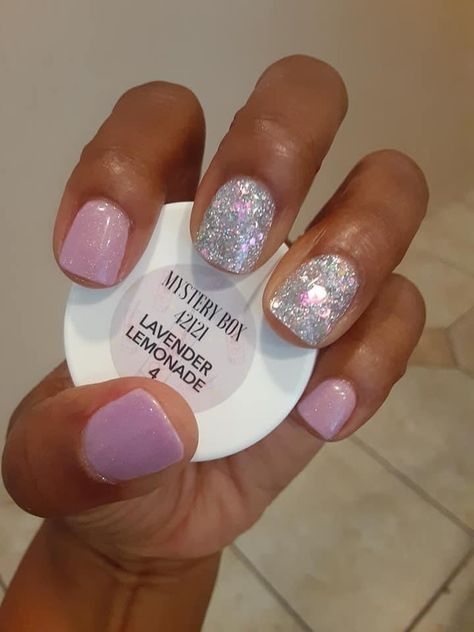 Dip Powder Nails Colors Spring Short, Dip Nail Designs Spring, Lavender Dip Nails, Dip Powder Nails Ideas Short, Dipped Nails Ideas Powder Short, Dip Nail Ideas Spring, Glitter Nails Dip Powder, Spring Sns Nails, Spring Dipped Nail Colors