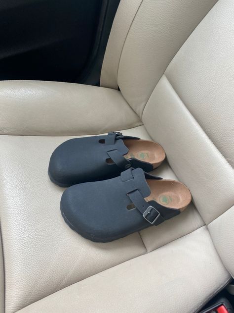 clogs, boston birkenstocks, fall shoes, fall aesthetic, birks, shoes, cute shoes Boston Birks, Shoes Fall, Shoes Cute, Summer Shoe, Shoe Inspo, Fall Aesthetic, Fall Shoes, Cute Shoes, Clogs