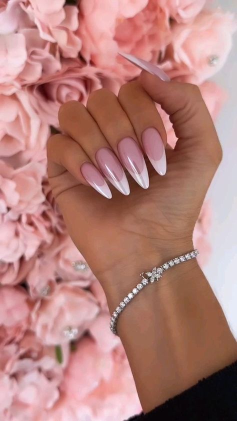 French Manicure Nails, Makijaż Smokey Eye, Pink Acrylic Nails, Oval Nails, Neutral Nails, Elegant Nails, Fancy Nails, Chic Nails, Long Acrylic Nails