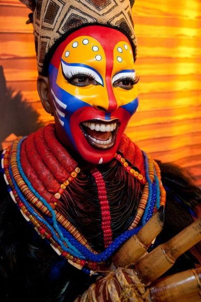 Lion King Makeup Looks, Lion King Musical Makeup, Lion King Broadway Makeup, Rafiki Makeup, Lion King Makeup, Lion King West End, Zazu Lion King, Rafiki Costume, Lion King Theatre