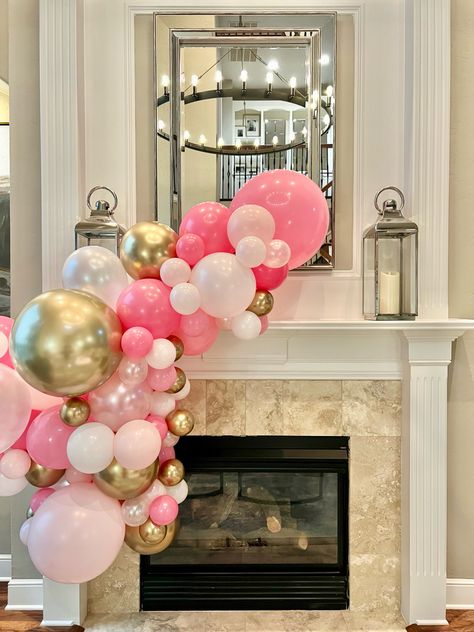 Ballon Arch On Fireplace, Balloon Arch Fireplace Mantle, Balloons On Fireplace Mantle, Balloon Garland Fireplace Mantle, Fireplace Balloon Decor, Fireplace Balloons, Simple Balloon Garland, Mcqueen Birthday, Mantle Garland