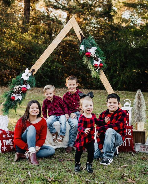 Christmas Mini Sessions Outdoor, Santa Breakfast, Santa Pics, Outdoor Santa, Tree Inspiration, Mini Ideas, Ideas Navidad, Santa Pictures, Christmas Mini Sessions