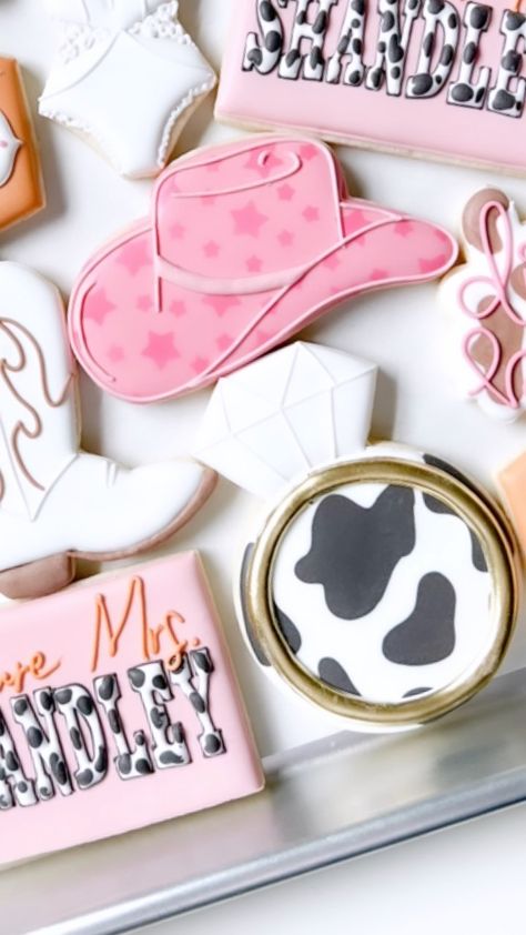 Cowgirl Cookies Decorated, Dolly Cookies, Bride To Be Cookies, Bachelorette Sugar Cookies, Rodeo Cookies, Cowgirl Cookies, Cowgirl Bride, Engagement Cookies, Hocus Pocus Party