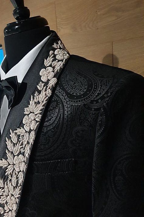 Classy Tuxedo Men, Paisley Suit Men, Engagement Blazer For Men, Tuxedo With Design, Wedding Tuxedo For Men Black, Tuxedo For Men Wedding Classy, Embroidered Wedding Suit, Designer Tuxedo Men Grooms, Mochee Kent