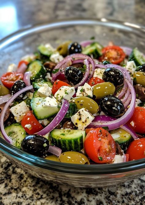 Recipestep Super Salads Recipes, Special Salad, Classic Greek Salad, Healthy Food Menu, Fresh Salad Recipes, Salad Dressing Recipes Homemade, Best Salad Recipes, Summer Pasta Salad, Healthy Food Dishes