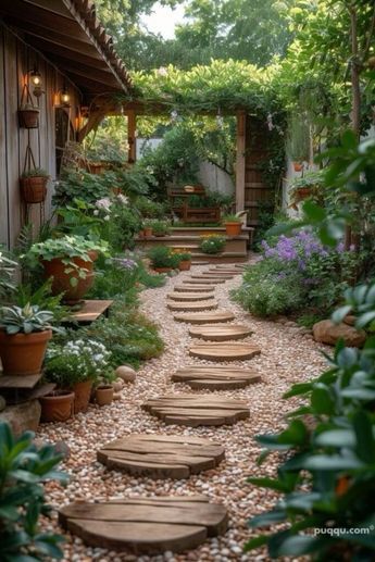 Cute Home Garden, Forest Garden Ideas Backyards, Amazing Yards, Yard Inspiration, Garden Yard Ideas, Garden Oasis, Outdoor Decor Backyard, Garden Pathway, Backyard Patio Designs