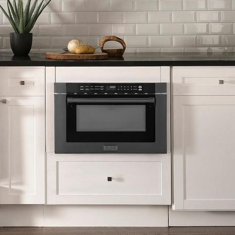 Microwave Drawer, Kitchen Appliances Refrigerators, Kitchens Luxury, Outdoor Appliances, Microwave In Kitchen, Outdoor Refrigerator, Culinary Experience, Built In Microwave, Black Accents