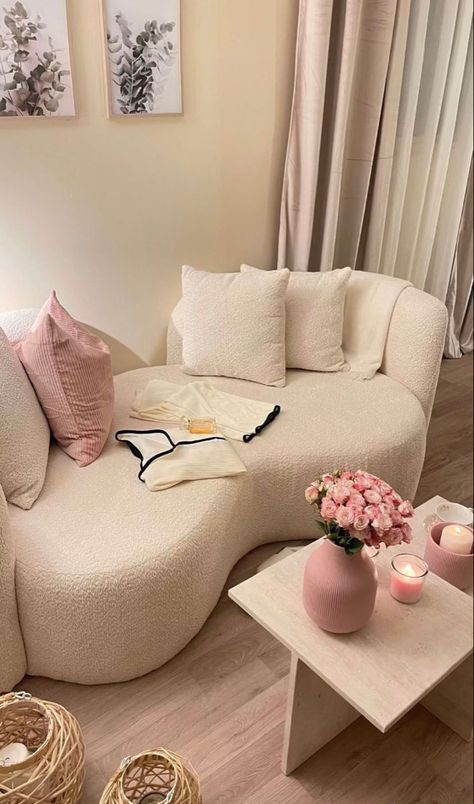 Off White Room, Small Sofa For Bedroom, Feminine Living Room, Girly Apartment Decor, Dream Apartment Decor, Future Apartment Decor, Pinterest Room Decor, Dream House Rooms, Cozy Room Decor