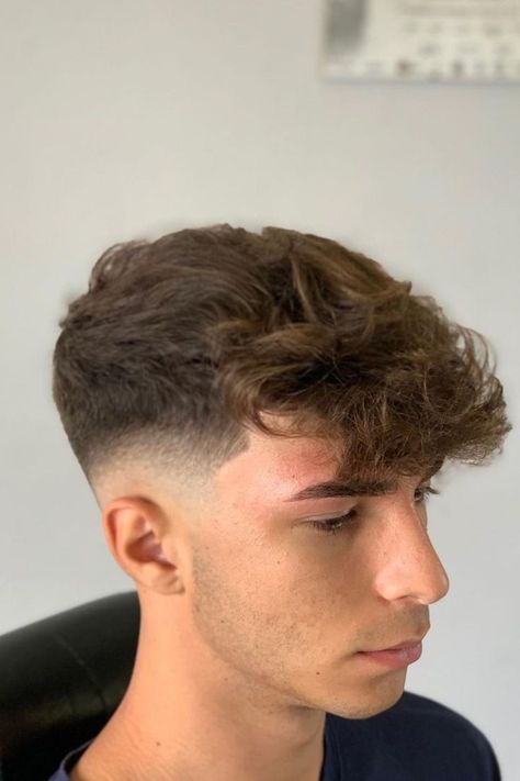 Skinfade Haircut Men, Very Short Hair Men, Gentleman Haircut, Low Taper Fade Haircut, Fade Haircut Styles, Short Hair With Beard, Haircuts Curly, Pompadour Haircut, Undercut Fade