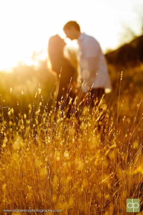 e session Wheat Field Photography, Photography Ideas Couples, Field Photography, Kodak Moment, Wheat Field, Cute Couple Poses, Cute Photography, Engagement Inspiration, Wedding Engagement Photos