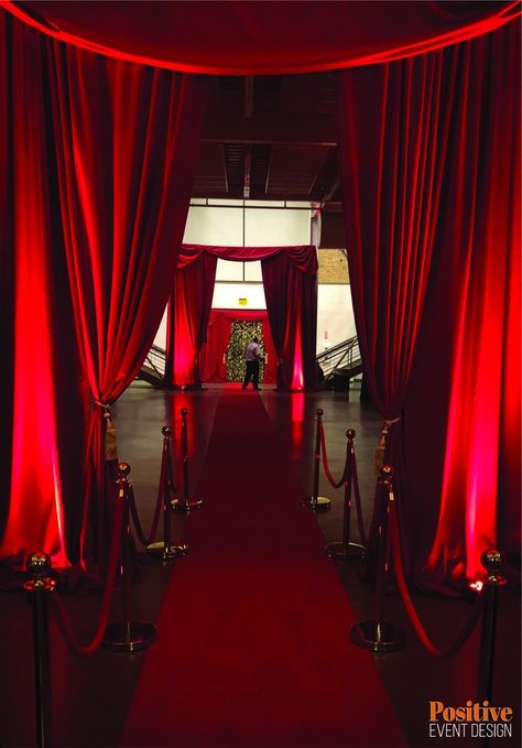 Red Carpet Old Hollywood, Old Hollywood Debut Theme, Glamourous Birthday Party, Old Hollywood Theatre, Hollywood Ceiling Decor, Old Hollywood Banquet, Hollywood Glamour Prom Theme, Oscars Party Decorations, Old Hollywood Glam Decor Party Ideas