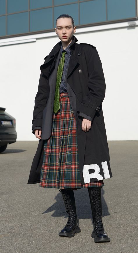 Mens Punk Fashion, Kilt Outfits, Fashion Week Trends, Blurred Lines, Quirky Fashion, Street Style Trends, Punk Outfits, Style Looks, Plaid Fashion