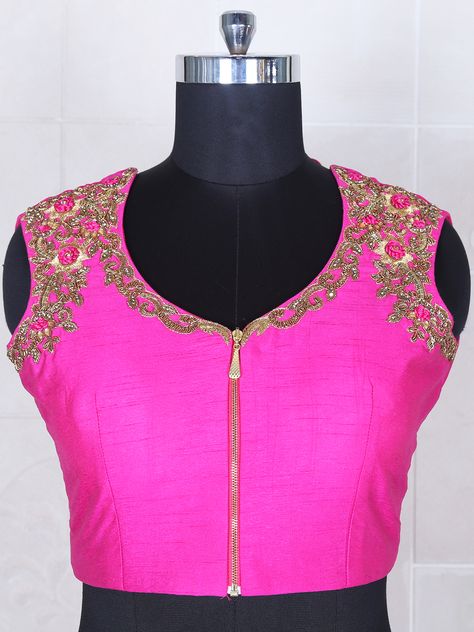 Pan Shape Neck Design Blouse, Blouse Designes, Blouse Necklines, Bridal Blouses, Fashion Blouses, Design Blouse, Sari Blouse Designs, Choli Designs, Blouse Designs Silk