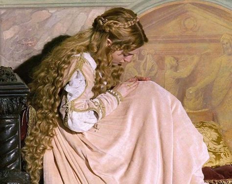 Era Victoria, Lucrezia Borgia, Princess Aesthetic, Hair Reference, Historical Fashion, Larp, Hair Goals, Cortes De Cabello Corto, Hair Inspo