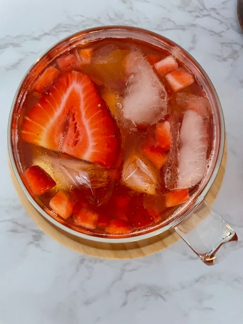 Cold brewed strawberry shortcake tea with fresh strawberries Homemade Drinks, Pantry Items, Fresh Strawberries, Brewing Tea, Fresh Strawberry, Cold Brew, Strawberry Shortcake, Summer Drinks, Iced Tea