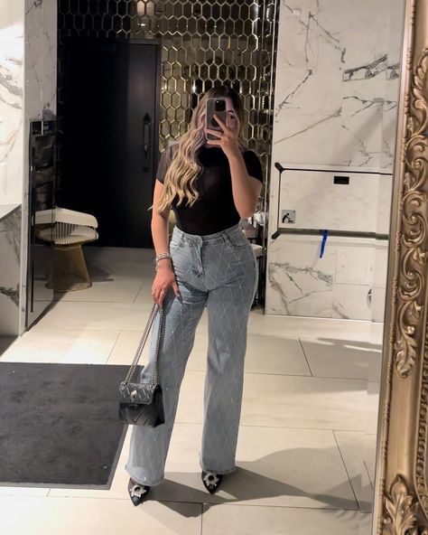 our beautiful @marielaar_ in our rhinestone diamond jeans ! 💌🪩 absolutely BEAUTIFUL. link in bio besties <3 #xplore #rhinestones #denim #denimjeans #ootd #outfit Bling Jeans Outfit, Rhinestone Jeans Outfit, Diamond Jeans, Bling Jeans, Rhinestone Jeans, Crochet Crop Top, Jeans Outfit, Ootd Outfit, Jean Outfits